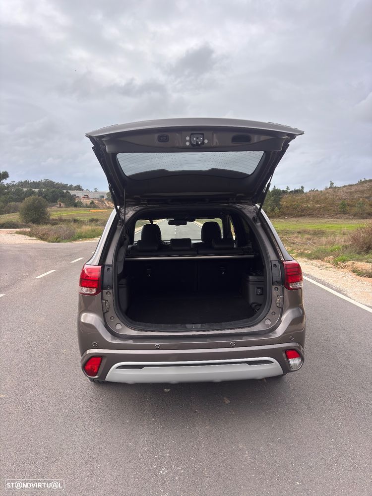 Mitsubishi Outlander 2.0 PHEV Intense Navi - 19