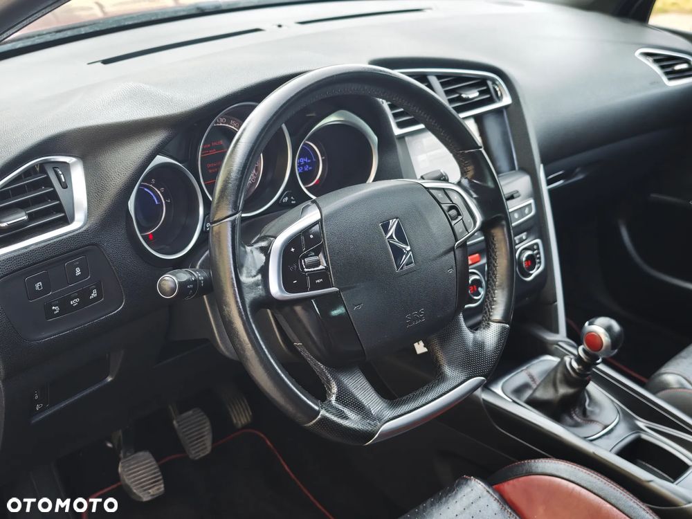 Citroën DS4 BlueHDi 150 S&S SoChic - 19