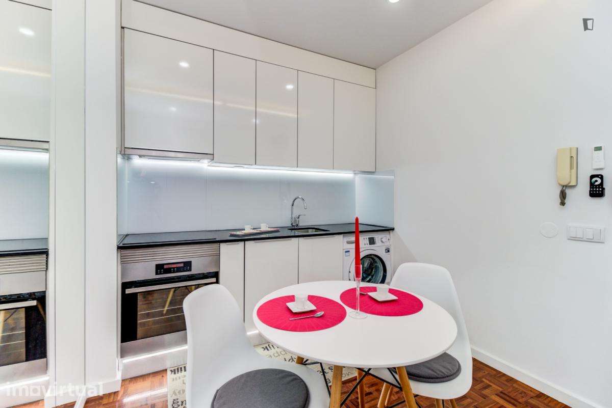 Apartamento com 1 quartos - localizado em Entrecampos Lisbon - Grande imagem: 2/26