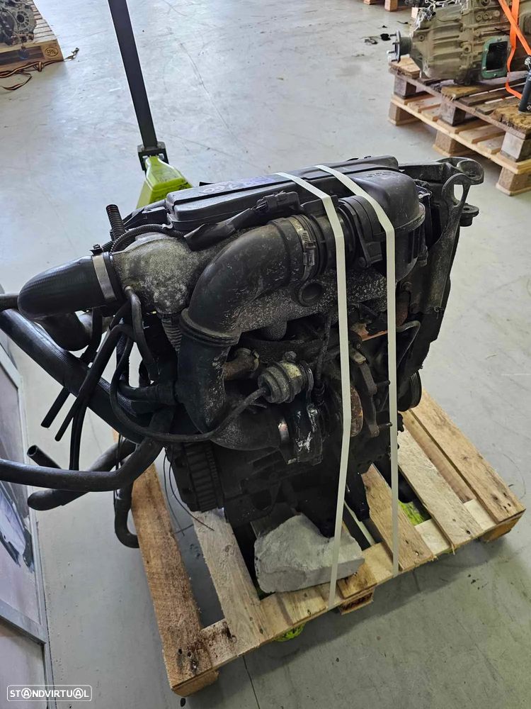 Motor Renault Traffic 1.9 DCI 2005 de 100cv, ref: F9Q 760 - 3