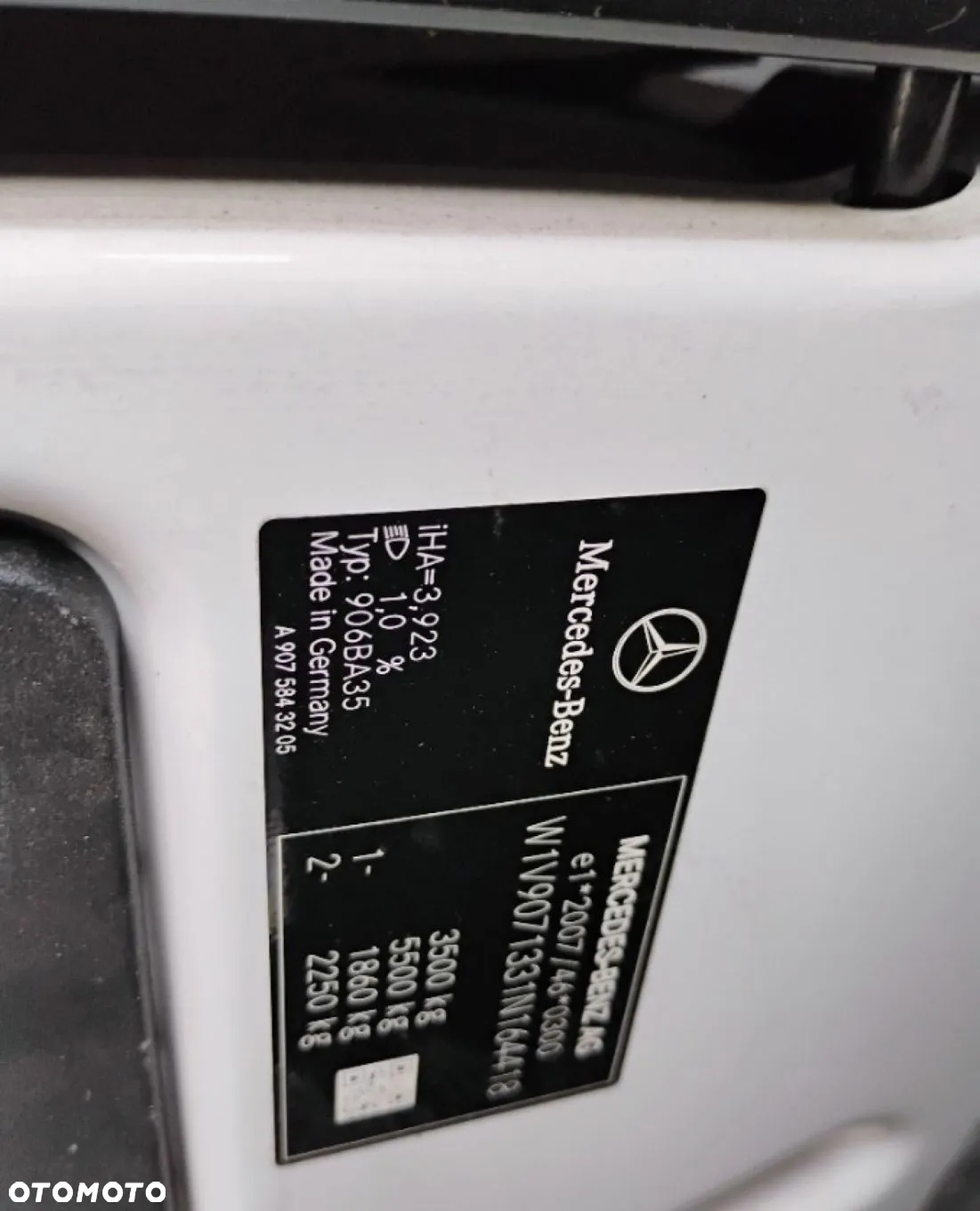 Mercedes-Benz Sprinter - 13
