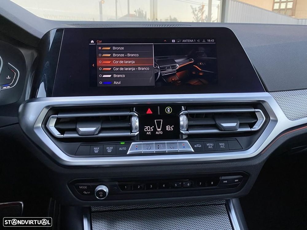 BMW 320 d Pack Desportivo M Auto - 30
