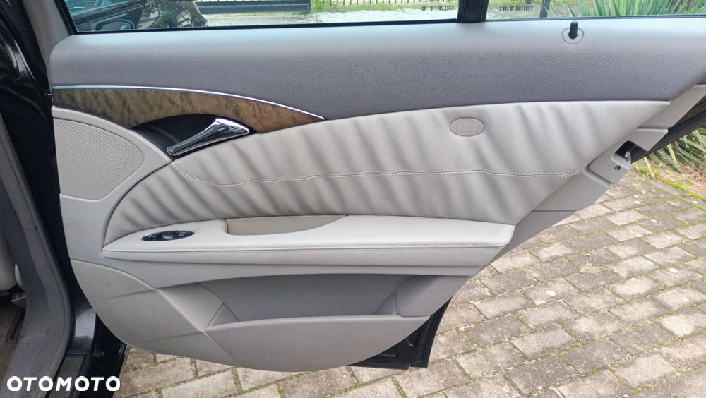 Mercedes-Benz Klasa E 320 CDI 7G-TRONIC Avantgarde BusinessEDITION - 29