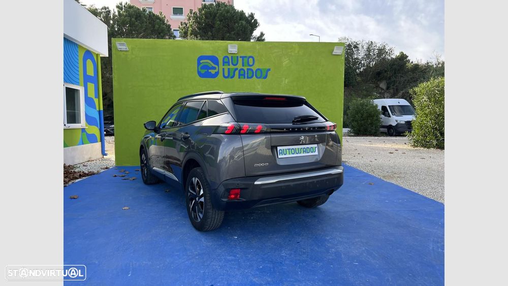 Peugeot 2008 1.2 PureTech Allure - 4