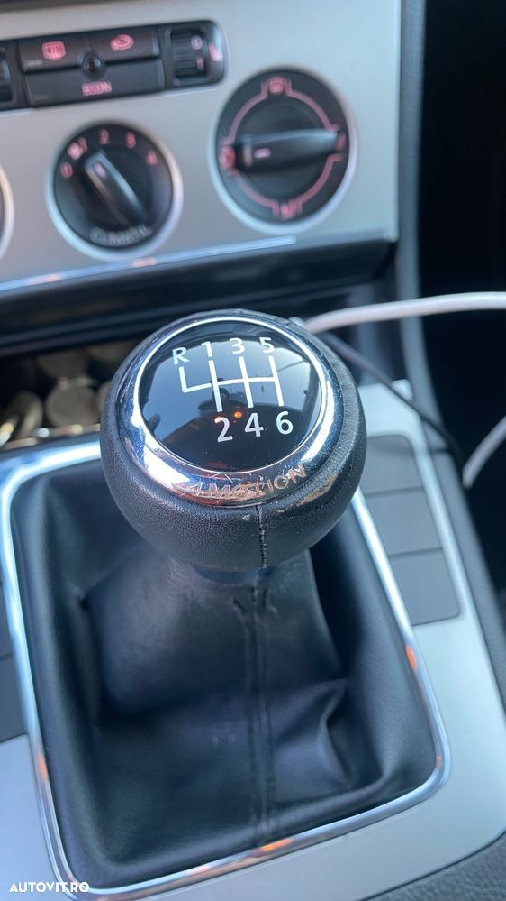 Volkswagen Passat - 8