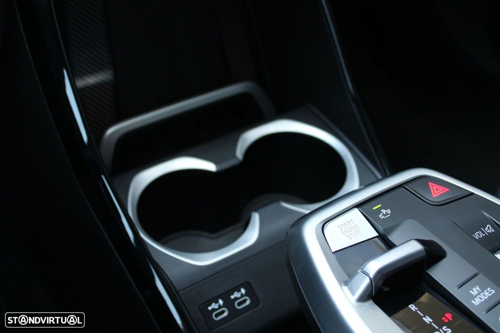 BMW X1 xDrive25e Pack Desportivo M - 27