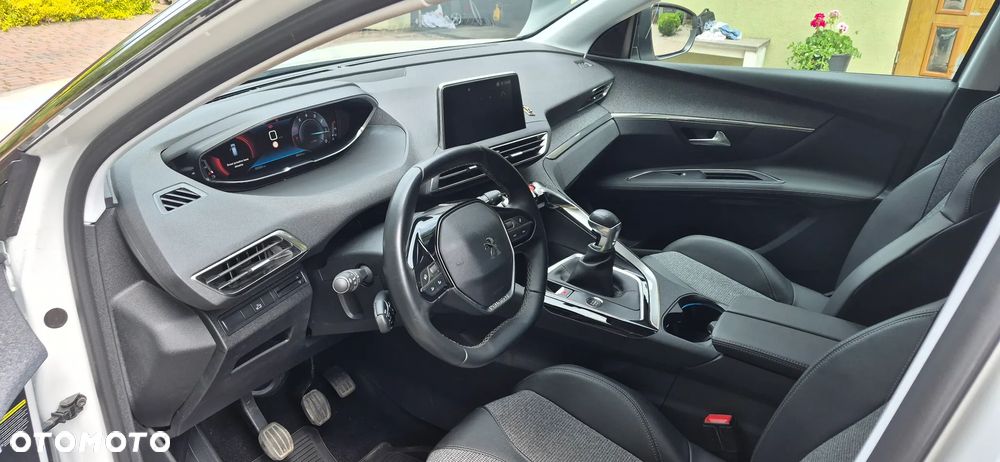 Peugeot 3008 1.2 PureTech GPF Allure S&S - 3
