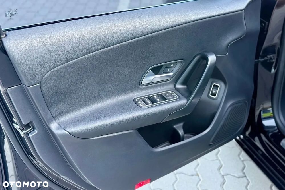 Mercedes-Benz Klasa A 220 4-Matic AMG Line - 25