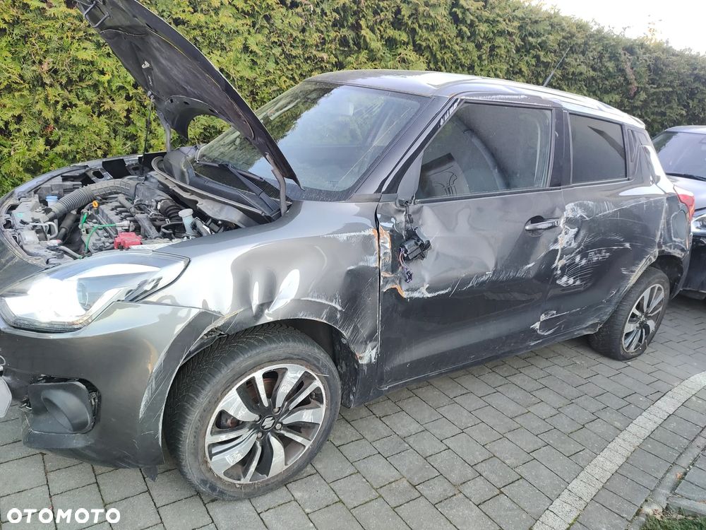 Suzuki Swift 1.2 Dualjet Hybrid Allgrip Comfort - 4