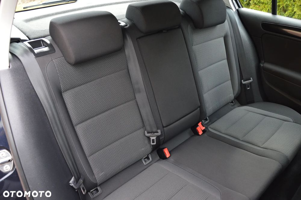 Volkswagen Golf - 25