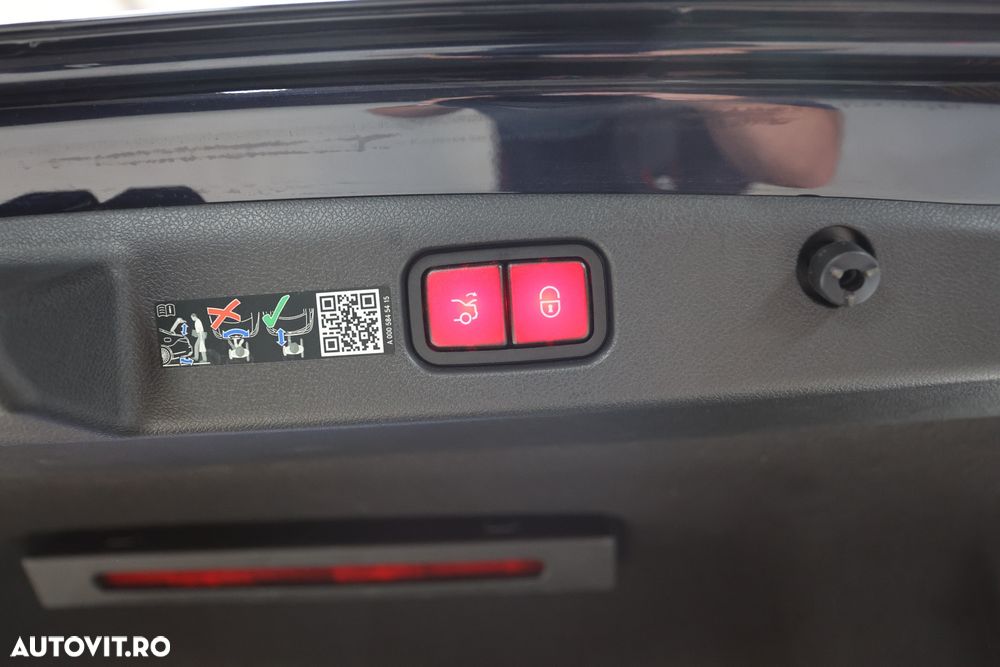 Mercedes-Benz E 300 9G-TRONIC Exclusive - 34