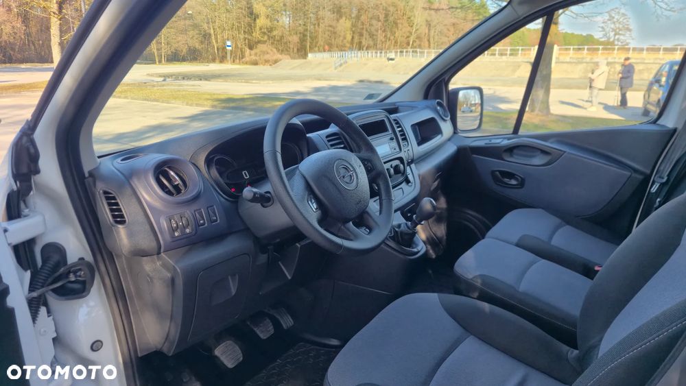 Opel Vivaro - 25