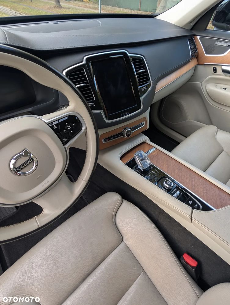 Volvo XC 90 - 12