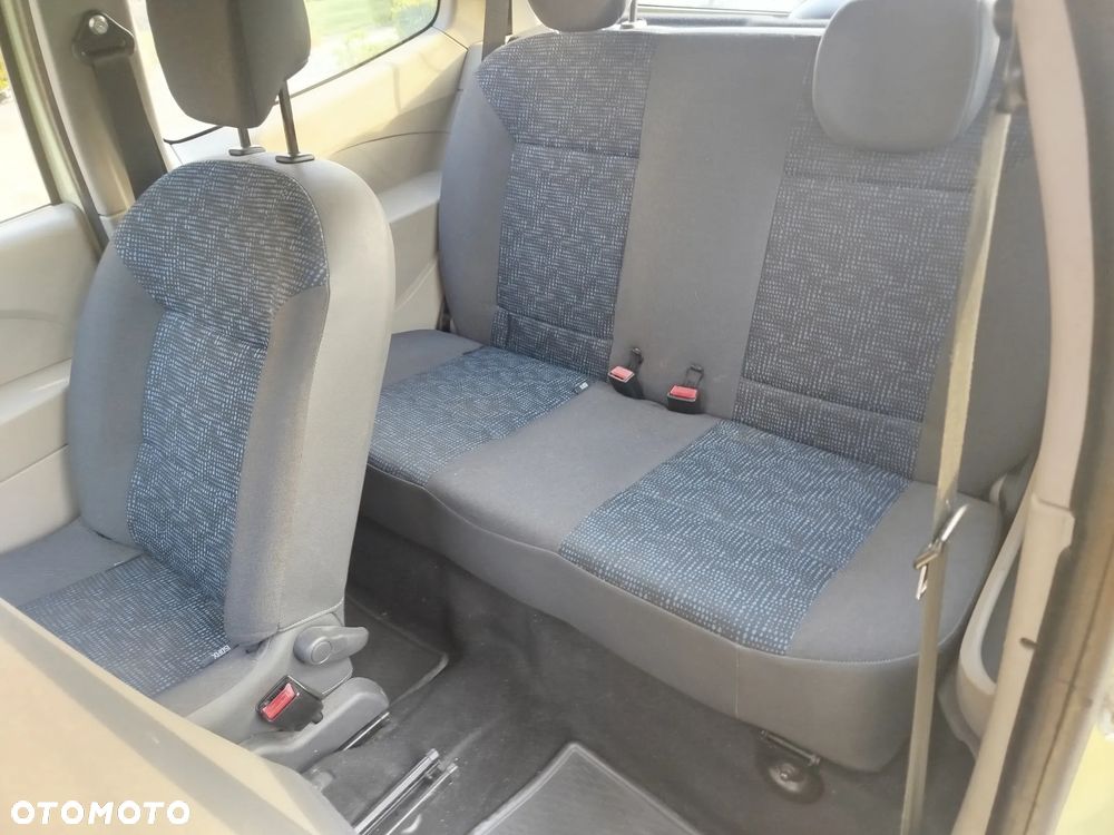 Renault Twingo 1.2 60 Authentique - 10