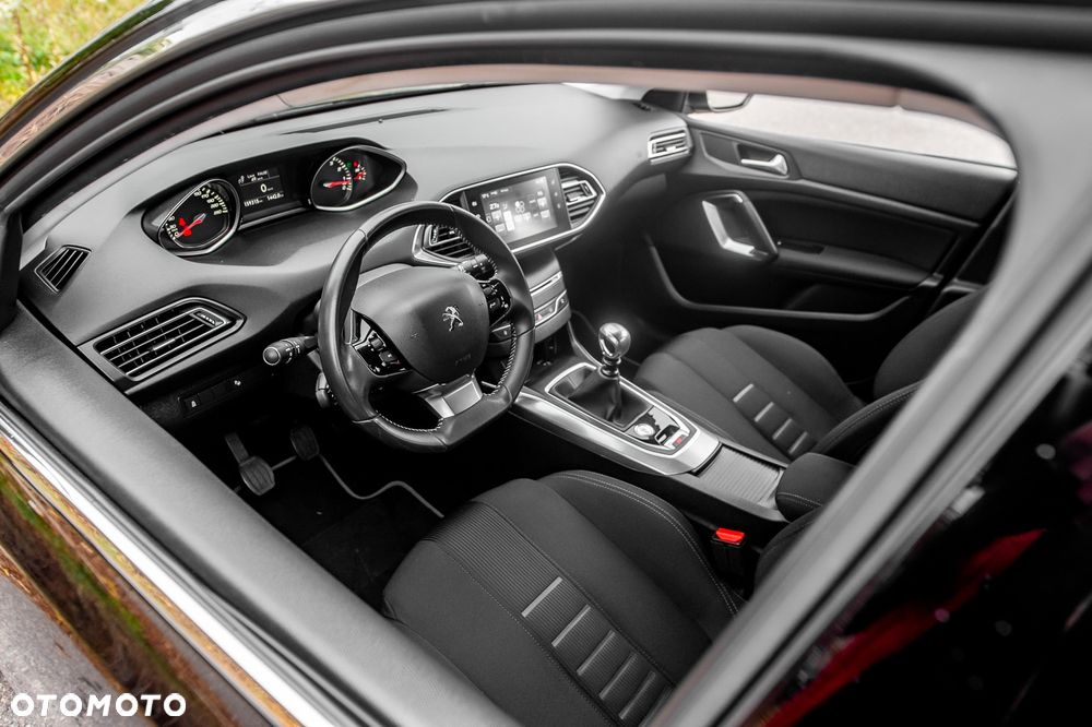 Peugeot 308 155 THP Premium - 17