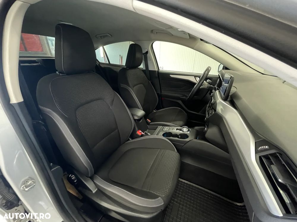 Ford Focus 1.0 EcoBoost Trend Edition - 11