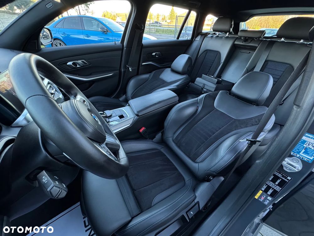 BMW Seria 3 330e xDrive M Sport sport - 16