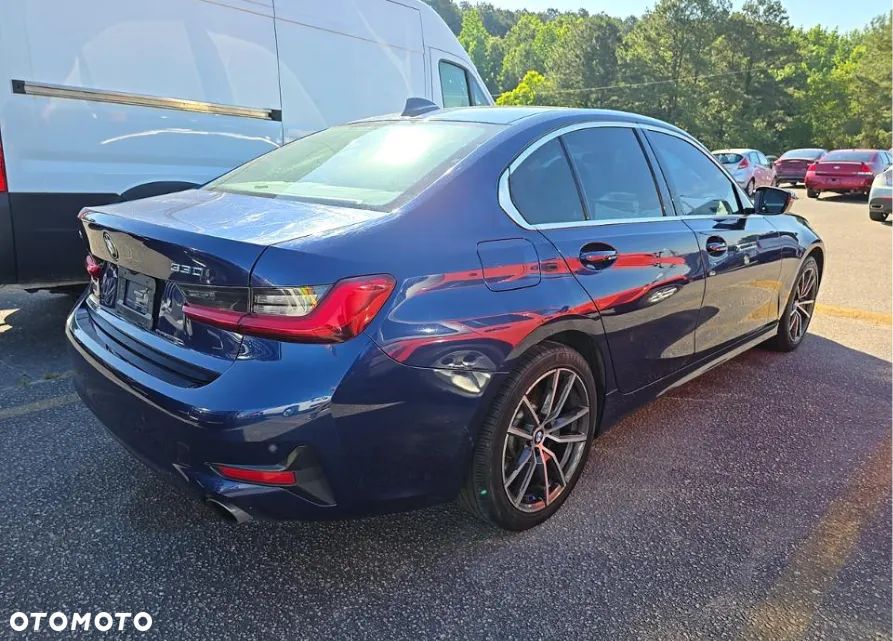 BMW Seria 3 330i xDrive M Sport - 4