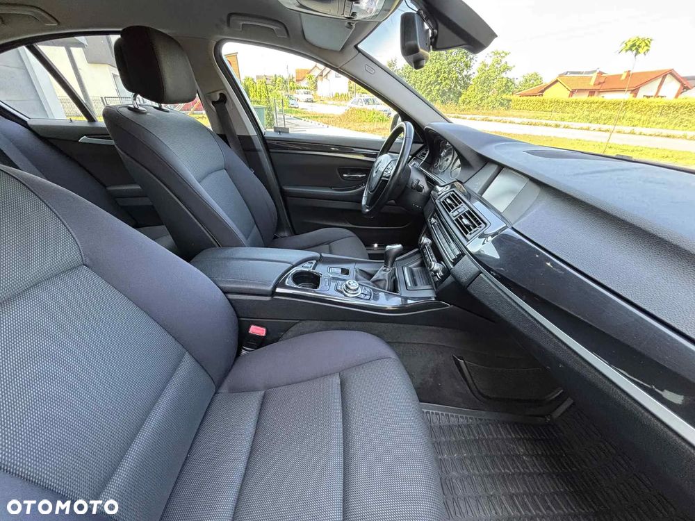 BMW Seria 5 520d - 22