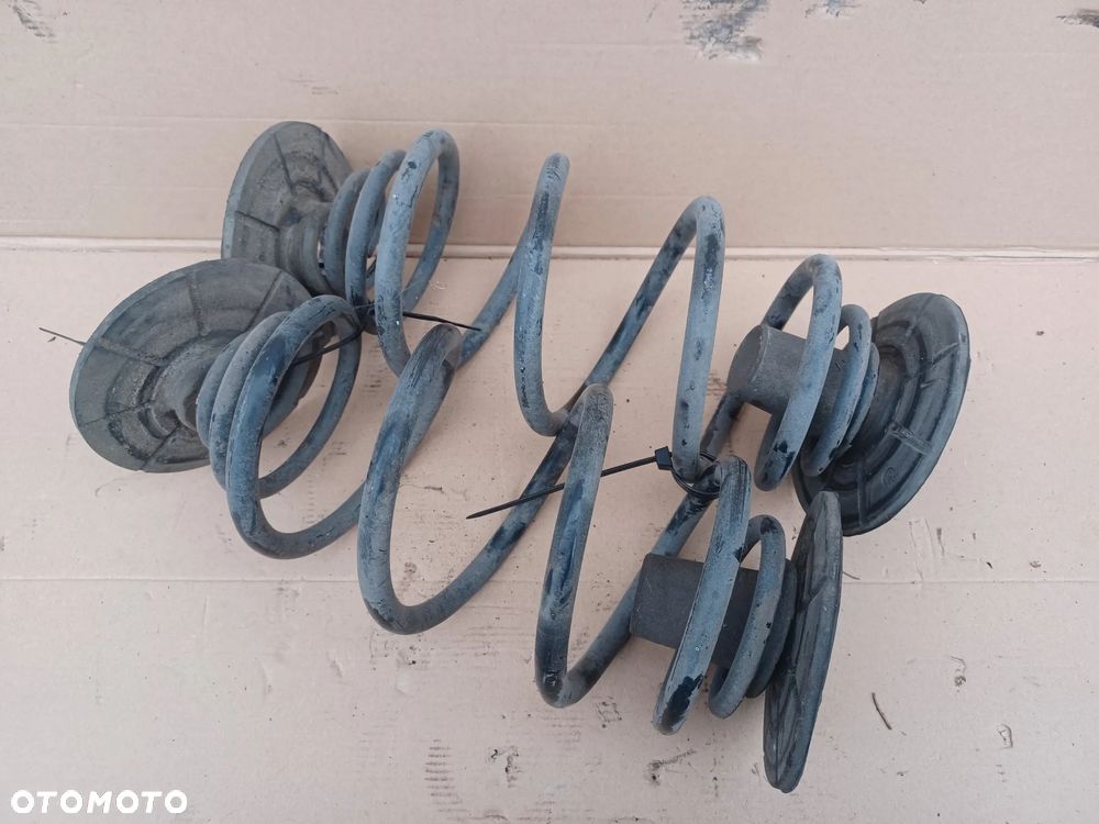 SPRĘŻYNY TYŁ OPEL ASTRA H KOMBI - 2