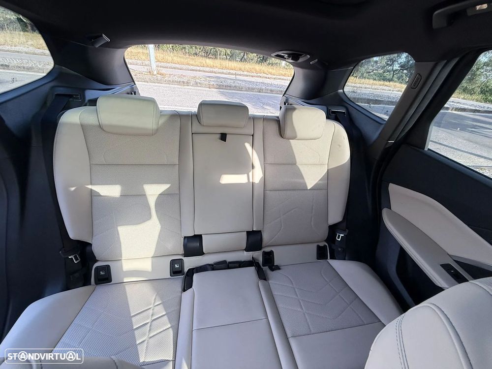 BMW iX1 eDrive20 Pack Desportivo M - 7