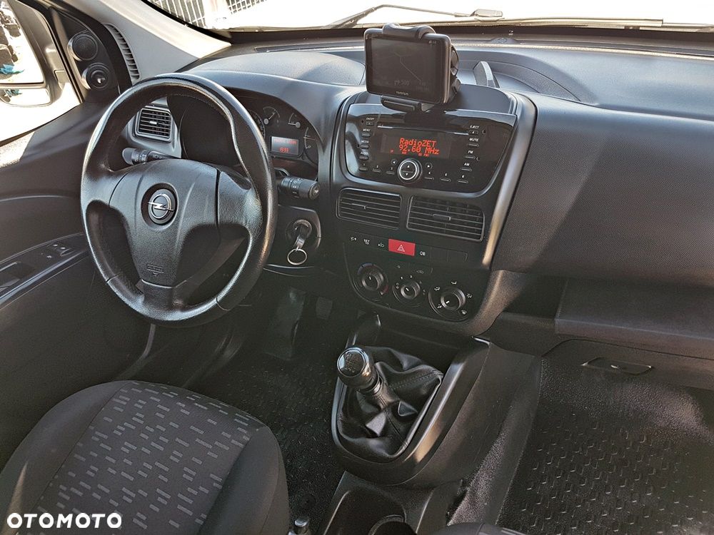 Opel COMBO - 20