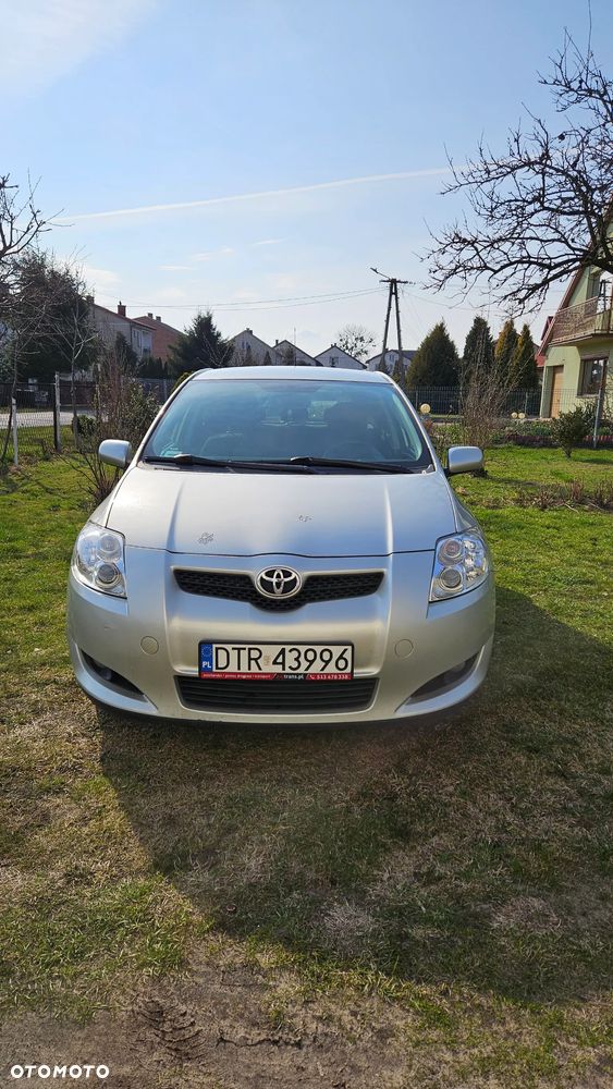 Toyota Auris 1.4 D-4D Luna - 2
