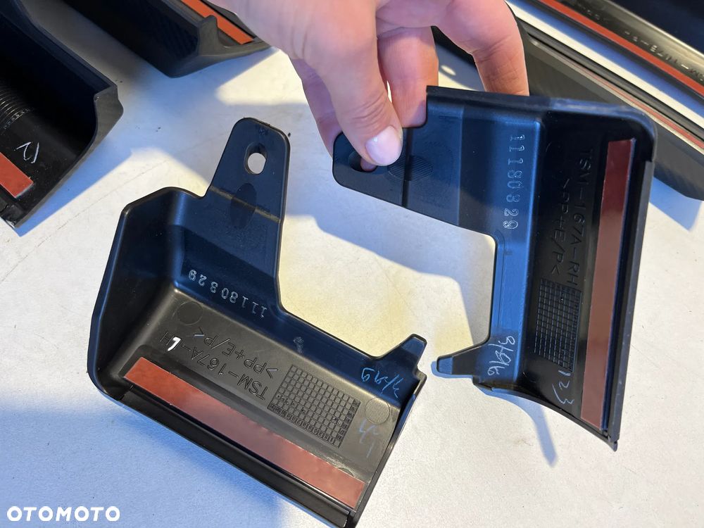 MITSUBISHI ECLIPSE CROSS 18- LISTWY NAKŁADKI NA PROGI KOMPLET MZ576677EX NOWE - 6