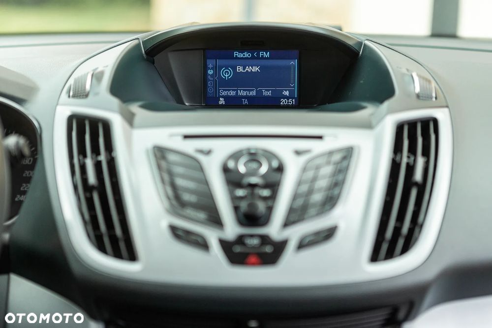 Ford Grand C-MAX - 32