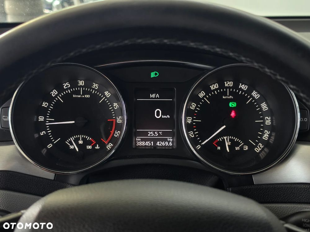 Skoda Superb 2.0 TDI Elegance DSG - 12