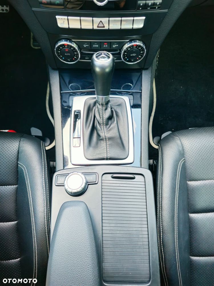 Mercedes-Benz Klasa C 180 (BlueEFFICIENCY) 7G-TRONIC - 23