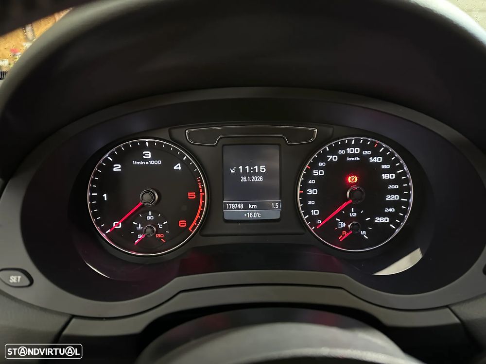 Audi Q3 2.0 TDI S-line - 27