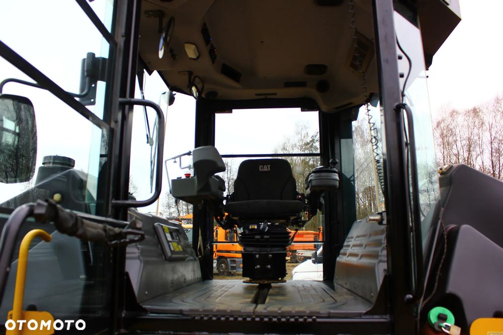 Caterpillar CAT CD10 WALEC STALOWY WIBRACYJNY Z DZIELONYMI BĘBNAMI +KOSZ HYDROG AX077 - 19