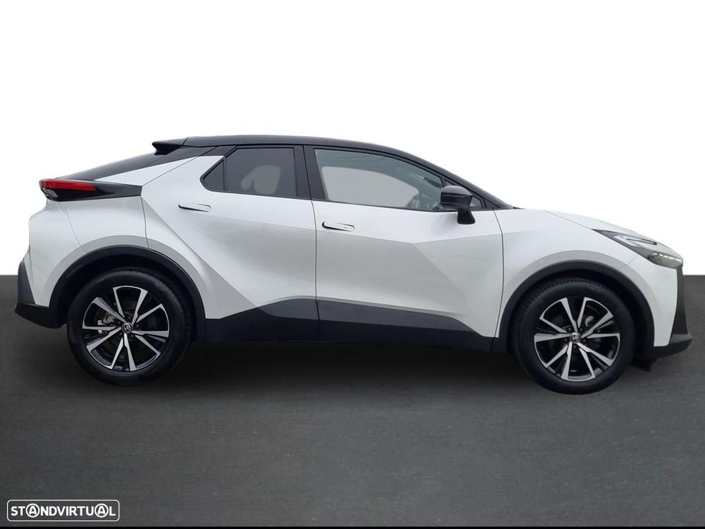 Toyota C-HR — fotografia 12