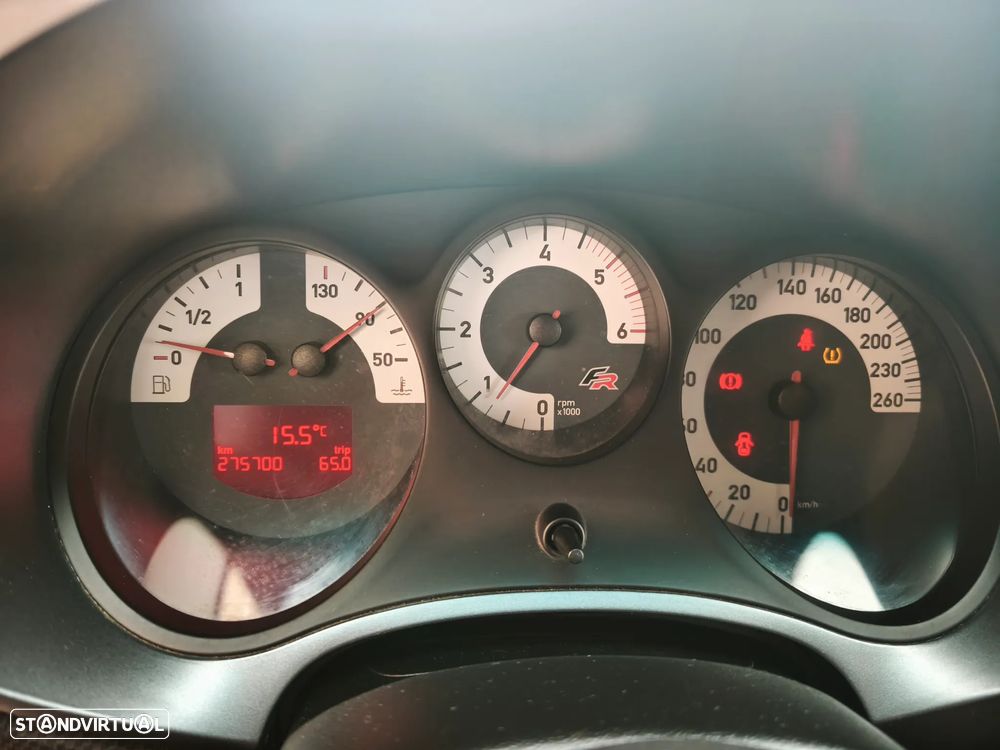 SEAT Leon 2.0 TDI DPF FR - 10