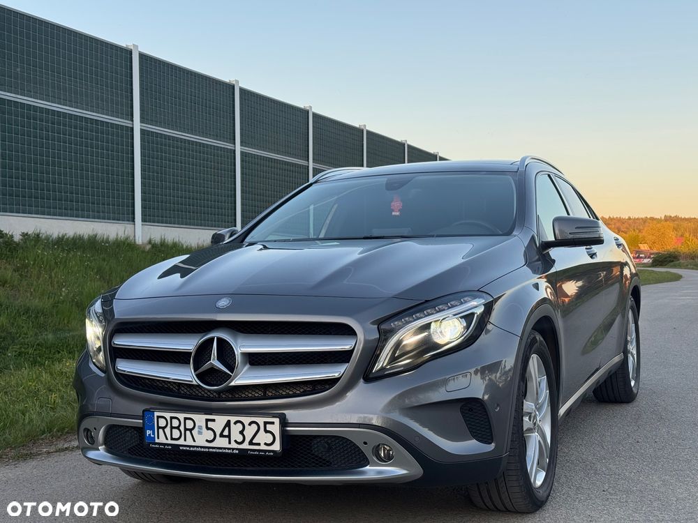 Mercedes-Benz GLA 200 Urban - 1