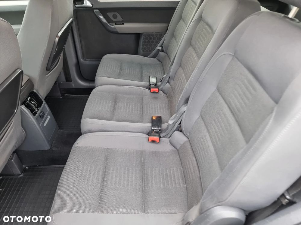 Volkswagen Touran - 6