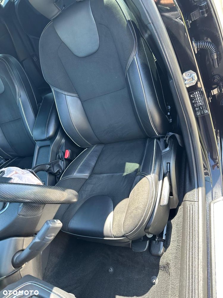 Volvo V40 D3 Geartronic RDesign - 22