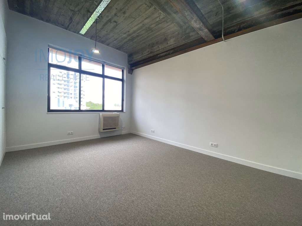 Sala de 27 m² para Arrendamento na Avenida Helen Keller - Grande imagem: 2/25