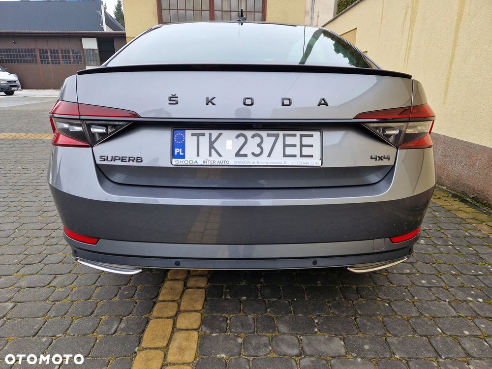 Skoda Superb 2.0 TDI SCR Sportline DSG - 9