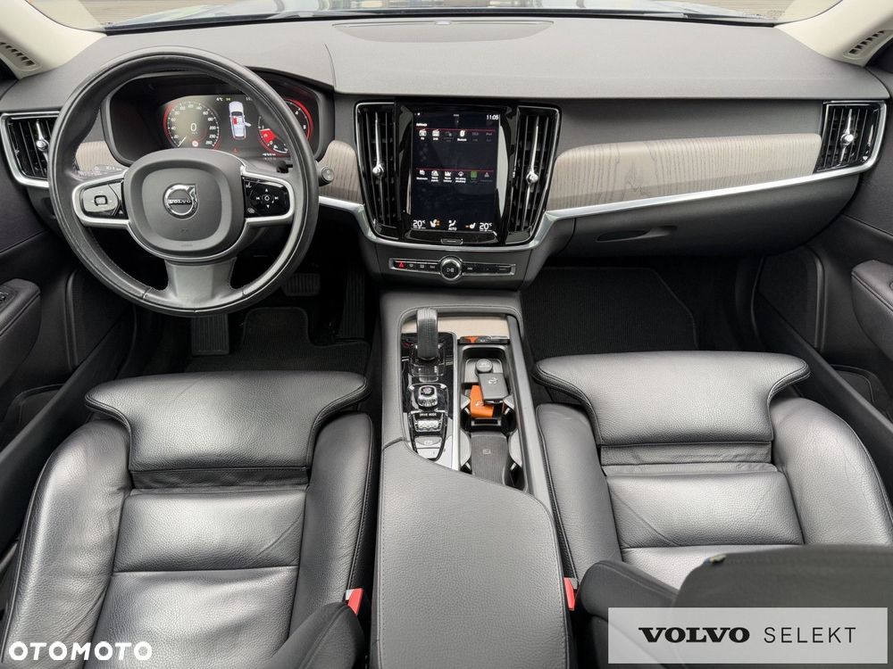 Volvo V90 Cross Country - 27