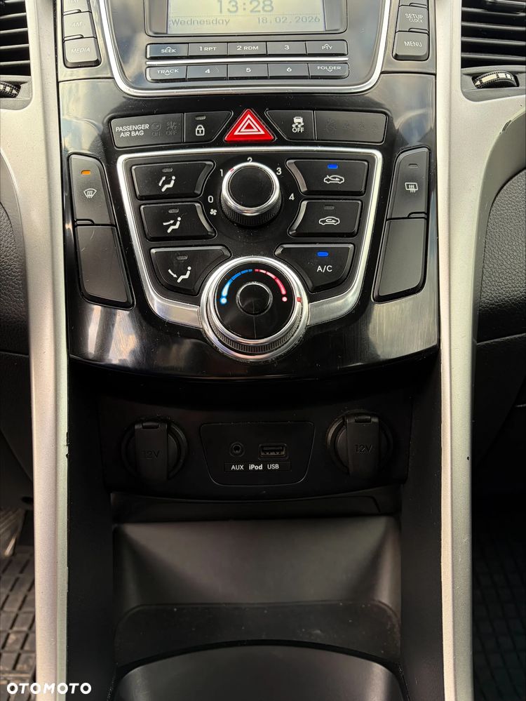 Hyundai i30 1.6 Classic + - 17