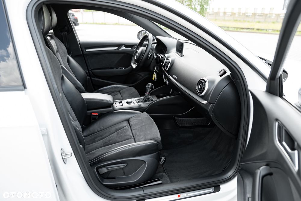 Audi S3 Sportback S tronic - 22