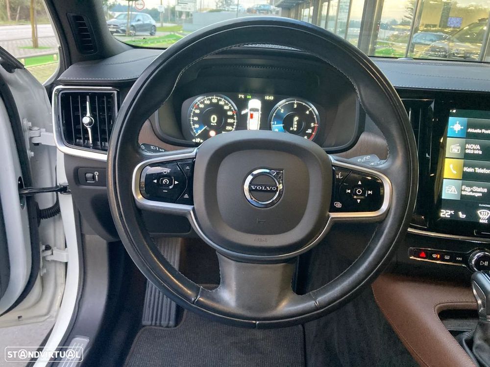 Volvo V90 Cross Country 2.0 D5 Pro AWD Geartronic - 15