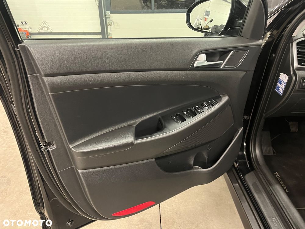 Hyundai Tucson blue 1.7 CRDi 2WD Intro Edition - 21