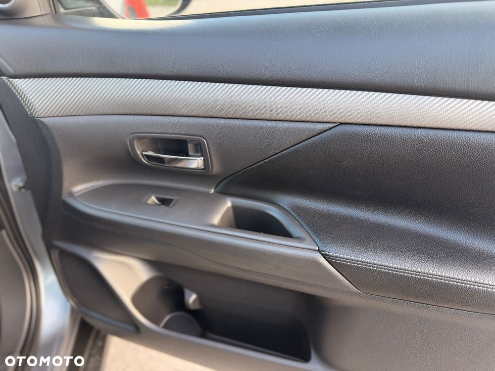 Mitsubishi Outlander 2.2 DID Intense + 4WD - 12