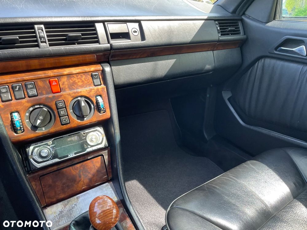 Mercedes-Benz W124 (1984-1993) - 13