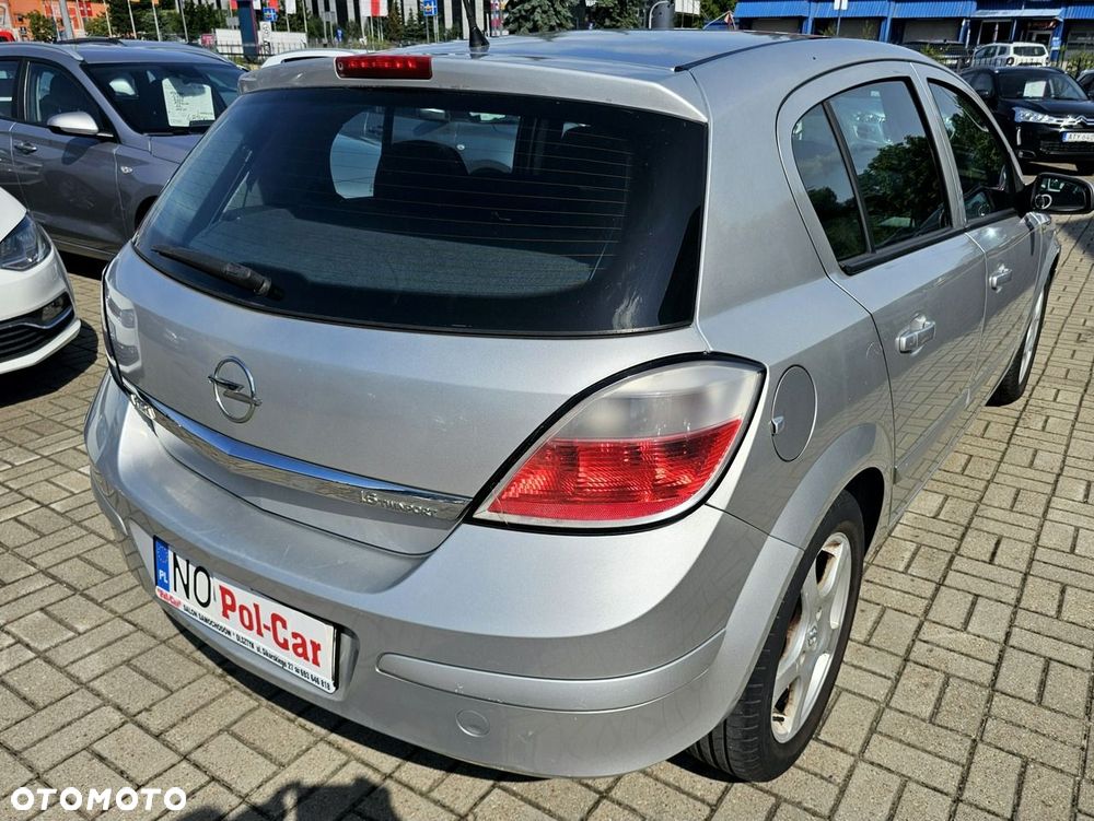Opel Astra 1.6 Essentia Easytronic - 8