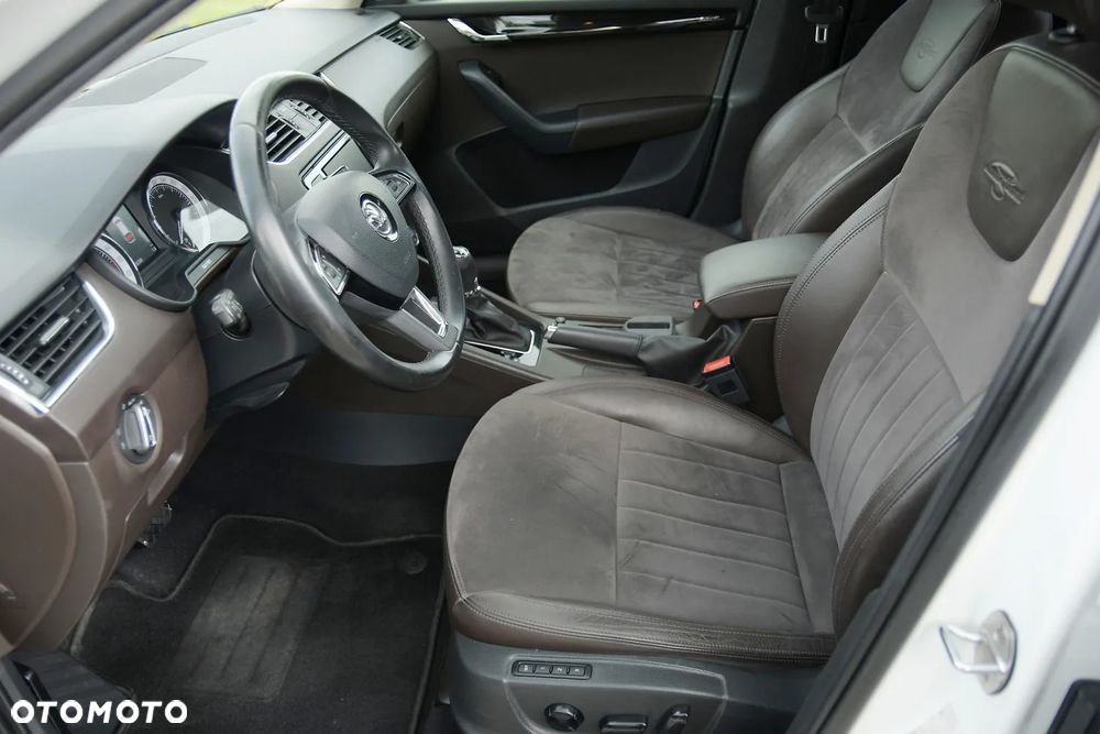 Skoda Octavia 2.0 TDI 4x4 DSG L&K - 25
