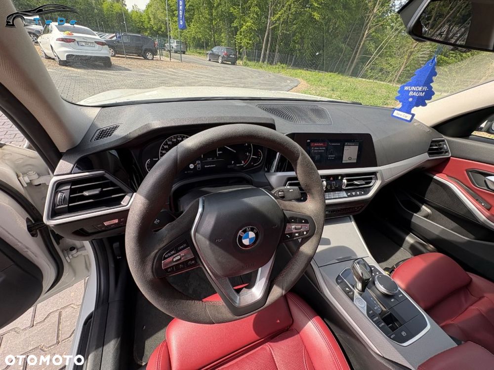 BMW Seria 3 318d M Sport - 24